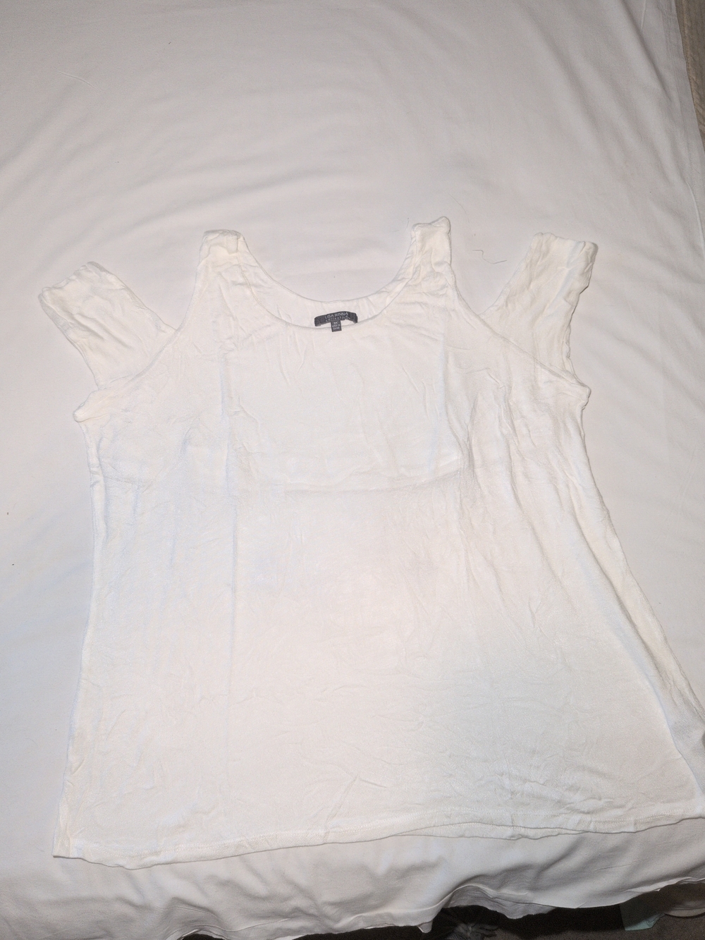 Lisa Rinna Collection White Cold-Shoulder Tank